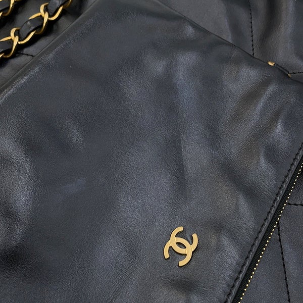 シャネル ハンドバッグ シャネル22 シャイニーカーフレザー AS3261 CHANEL 黒