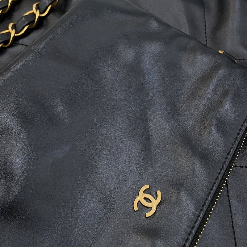 シャネル ハンドバッグ シャネル22 シャイニーカーフレザー AS3261 CHANEL 黒