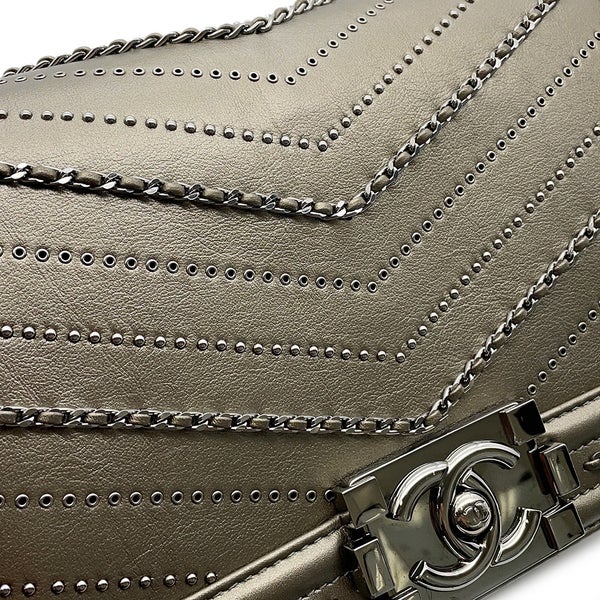 シャネル チェーンショルダーバッグ ボーイシャネル ヴィンテージカーフ A67086 CHANEL バッグ