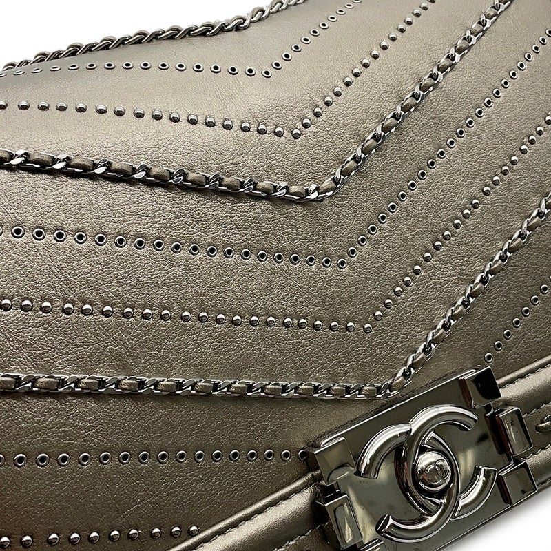 シャネル チェーンショルダーバッグ ボーイシャネル ヴィンテージカーフ A67086 CHANEL バッグ