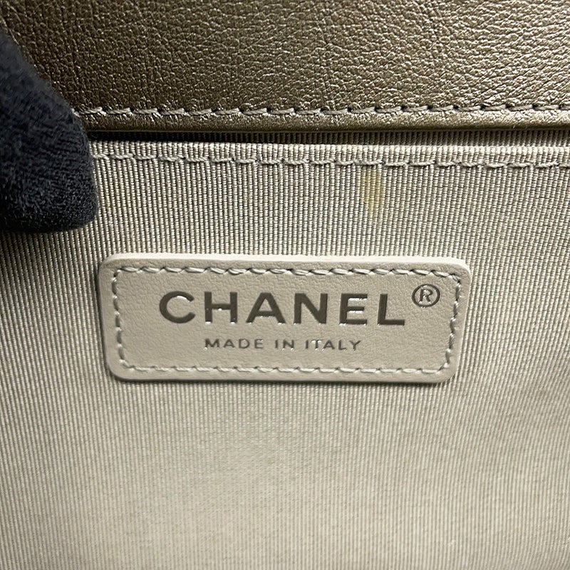 シャネル チェーンショルダーバッグ ボーイシャネル ヴィンテージカーフ A67086 CHANEL バッグ