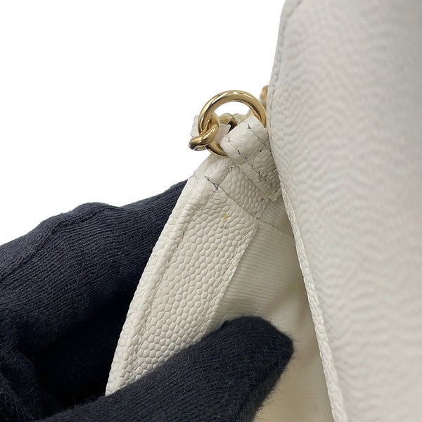 シャネル チェーンショルダーバッグ マトラッセ ココマーク フラップ フォンケース キャビアスキン AP2096 CHANEL 白