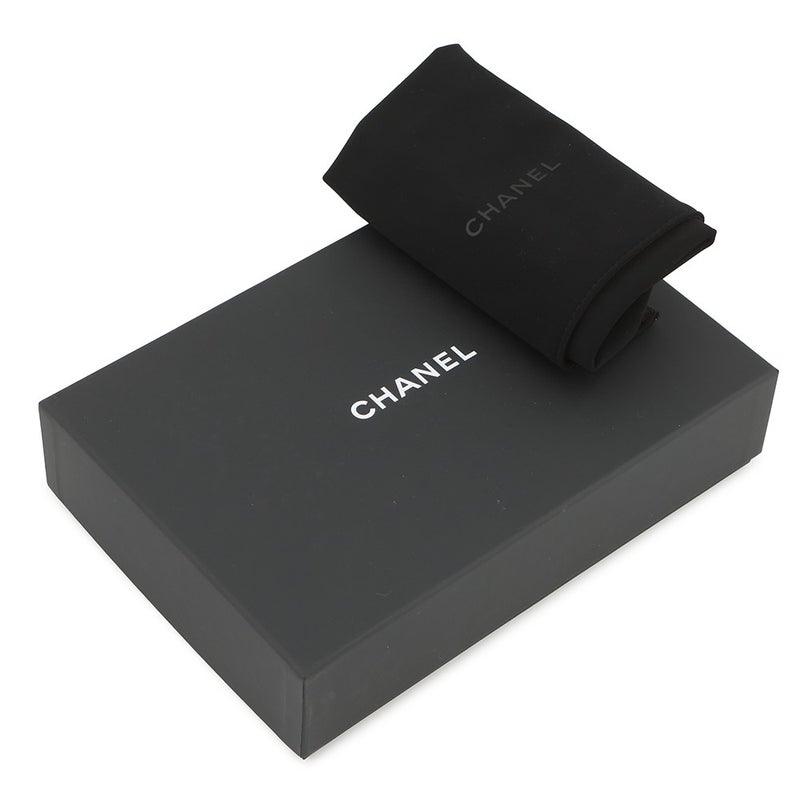 シャネル チェーンショルダーバッグ マトラッセ ココマーク フラップ フォンケース キャビアスキン AP2096 CHANEL 白