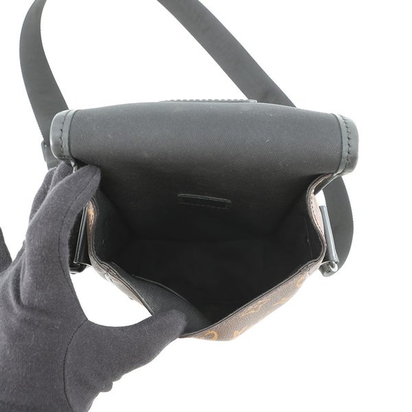 ルイヴィトン ショルダーバッグ モノグラム・マカサー アーチー・メッセンジャー M46442 LOUIS VUITTON ヴィトン メンズ 黒