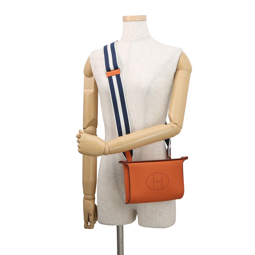 エルメス ショルダーバッグ ヴィドポッシュ オレンジ/シルバー金具 トゴ K刻印 エルメス ショルダーバッグ ヴィドポッシュ オレンジ/シルバー金具