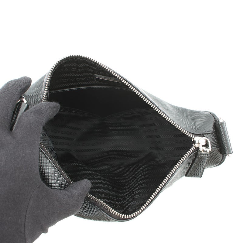 プラダ ショルダーバッグ トライアングル ロゴ サフィアーノレザー 2VH155 PRADA 黒