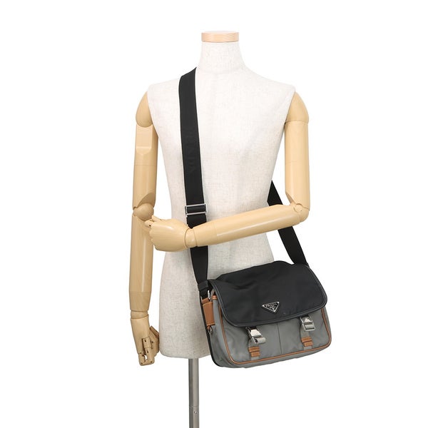 プラダ ショルダーバッグ トライアングルロゴ ナイロン レザー 2VD769 PRADA 黒