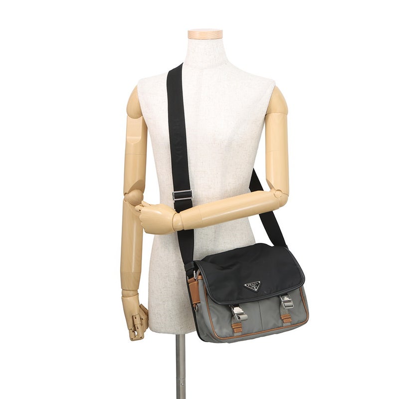 プラダ ショルダーバッグ トライアングルロゴ ナイロン レザー 2VD769 PRADA 黒