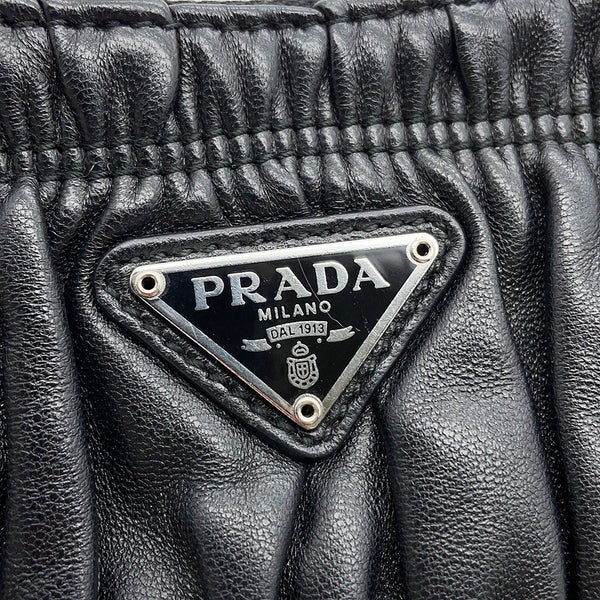 プラダ ショルダーバッグ Re-Edition 2005 レザー 1BH204 PRADA バッグ 2way 黒