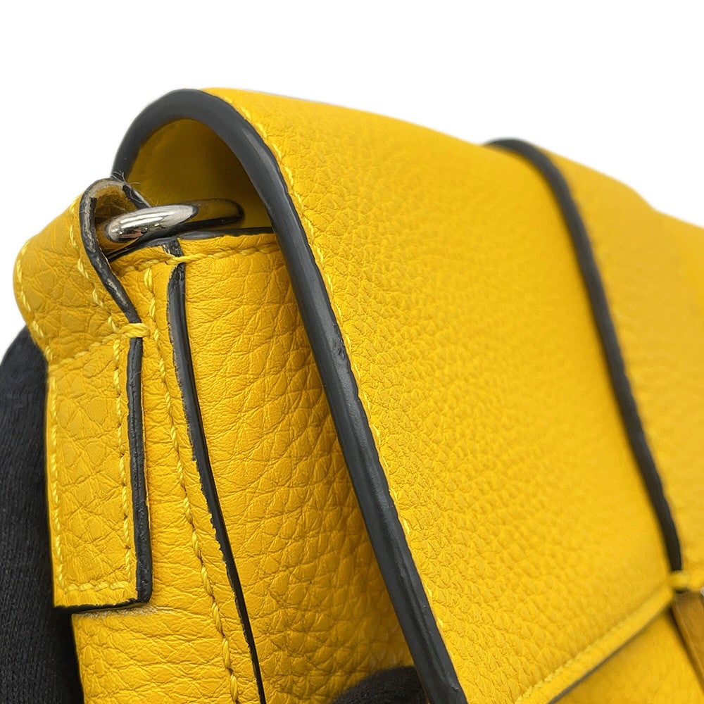 ヴ*ナ様 ⭐️新品に近い⭐️FENDI バグズ ボディバッグ ウエスト イエロー ヴ*ナ様 ⭐️新品に近い⭐️FENDI バグズ ボディバッグ ウエスト