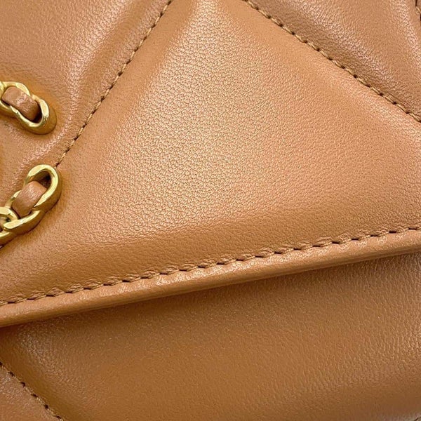 シャネル 二つ折り財布 ココマーク CHANEL19 フラップウォレット ミディアム ラムスキン AP0953 CHANEL