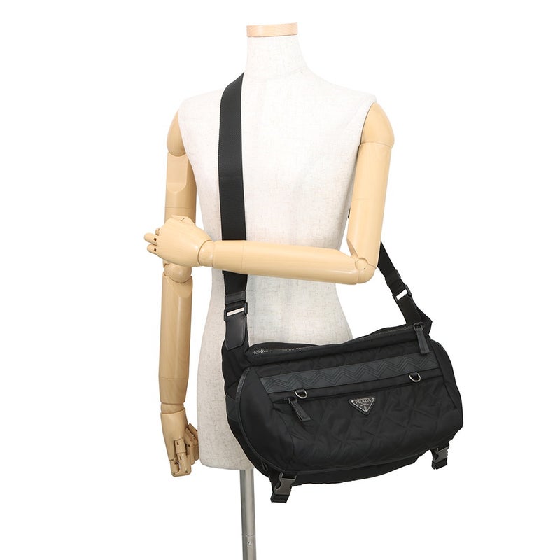 プラダ ショルダーバッグ トライアングルロゴ キルティング ナイロン 2VH991 PRADA 黒