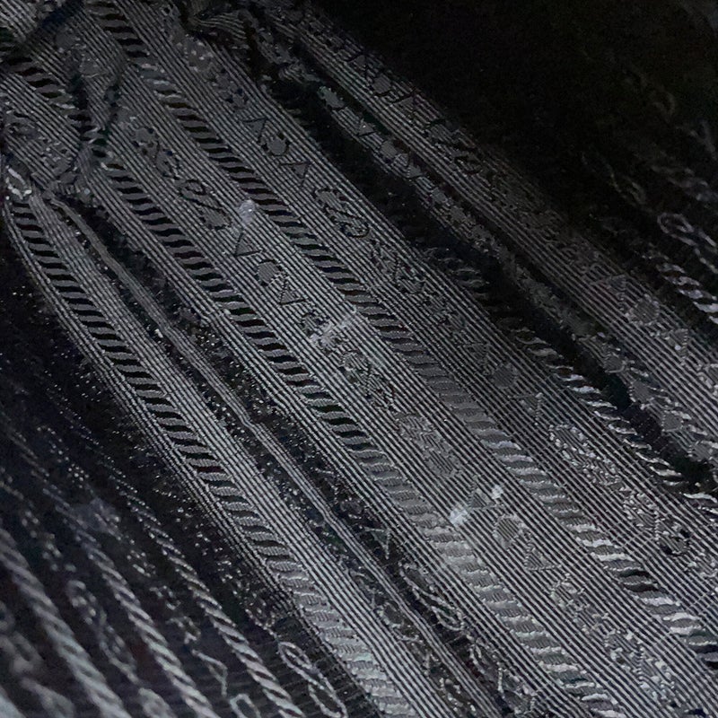 プラダ ショルダーバッグ Re-Edition 2005 サフィアーノレザー 1BH204 PRADA 2wayバッグ 黒