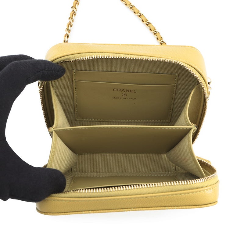 シャネル チェーンショルダーバッグ マトラッセ ココマーク ミニカメラバッグ キャビアスキン AP2426 CHANEL