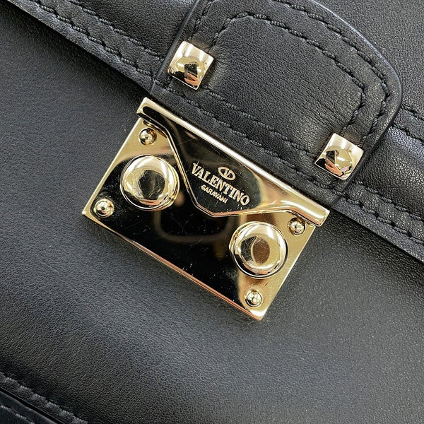 ヴァレンティノ・ガラヴァーニ ショルダーバッグ Cabana スタッズ ミディアム レザー MW2B0165VB2 VALENTINO 黒