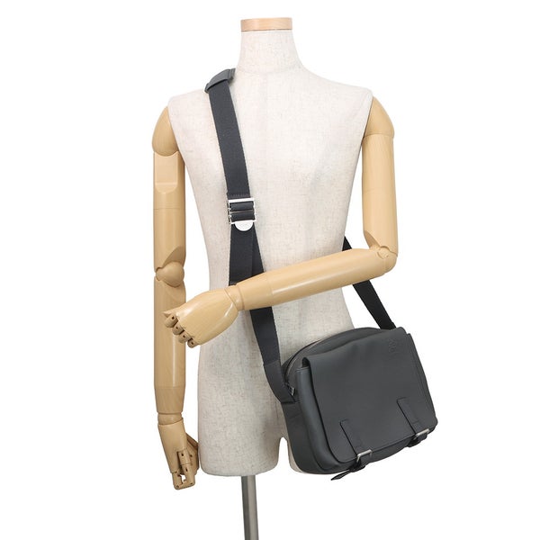 ロエベ ショルダーバッグ ミリタリー メッセンジャーXS レザー 317.12AA72 LOEWE