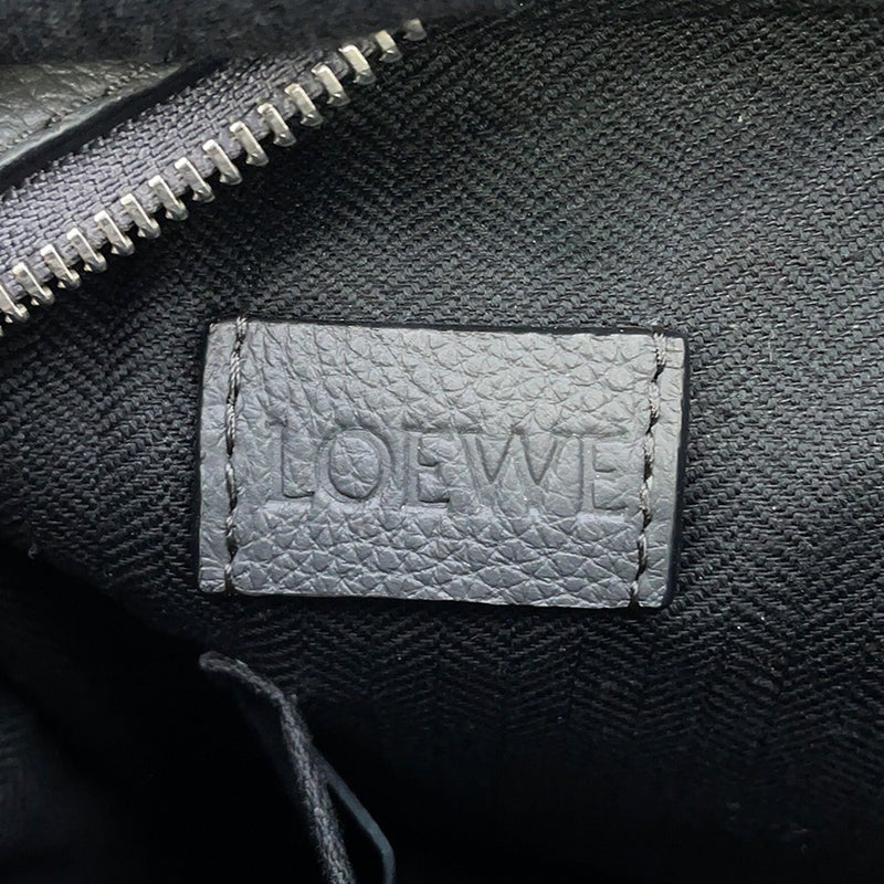 ロエベ ショルダーバッグ ミリタリー メッセンジャーXS レザー 317.12AA72 LOEWE