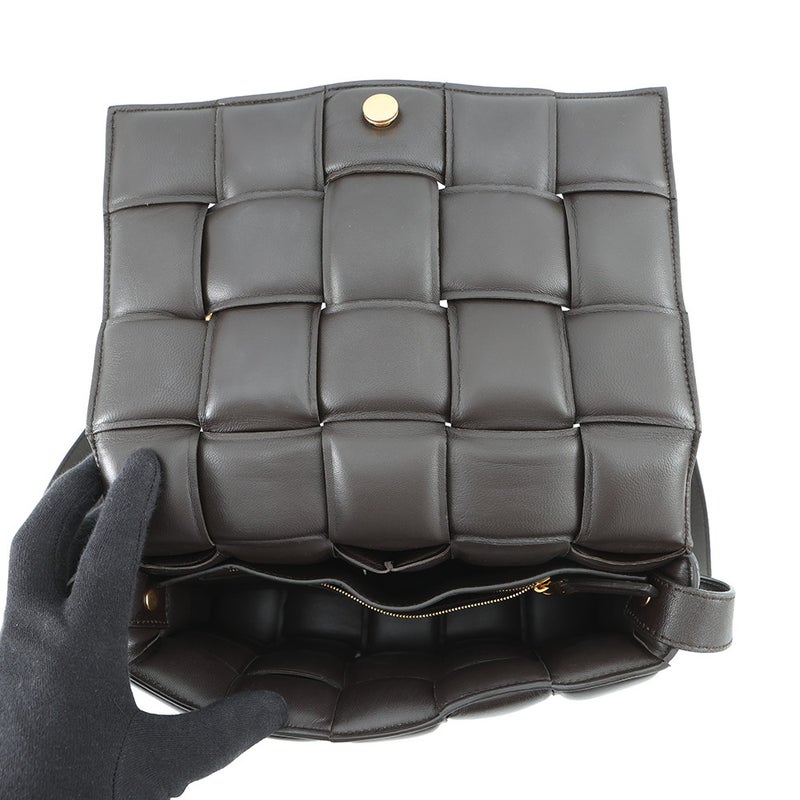 ボッテガヴェネタ ショルダーバッグ イントレチャート パデッド カセット ラムスキン 591970 BOTTEGA VENETA ブラウン