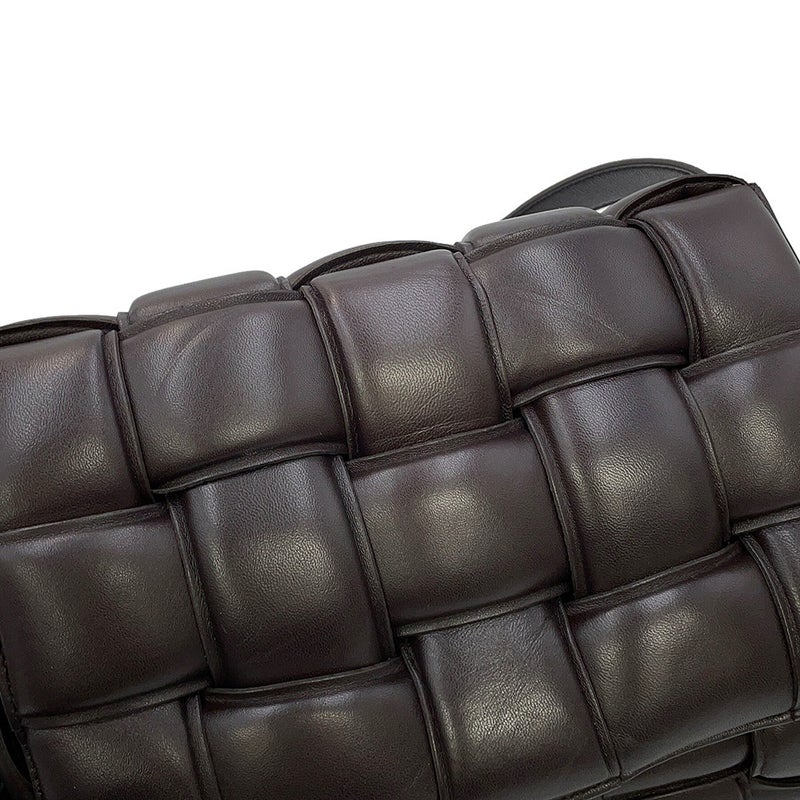 ボッテガヴェネタ ショルダーバッグ イントレチャート パデッド カセット ラムスキン 591970 BOTTEGA VENETA ブラウン