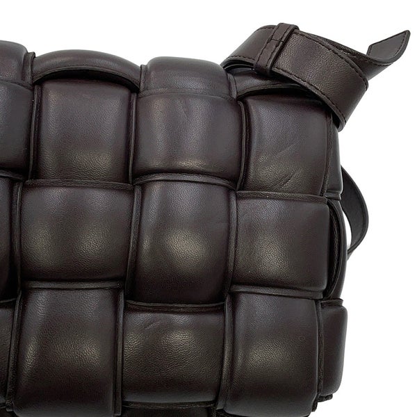 ボッテガヴェネタ ショルダーバッグ イントレチャート パデッド カセット ラムスキン 591970 BOTTEGA VENETA ブラウン