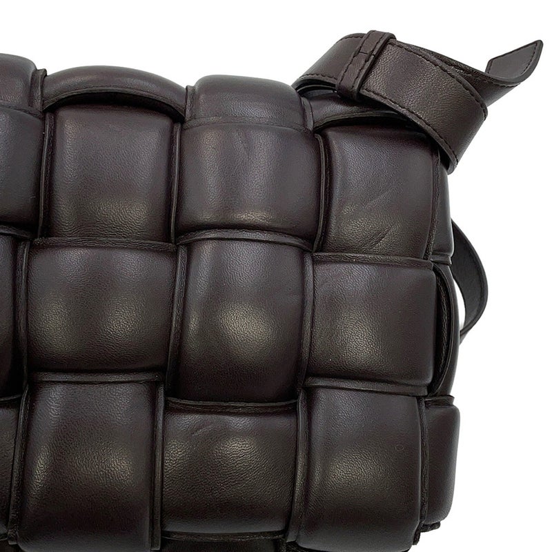 ボッテガヴェネタ ショルダーバッグ イントレチャート パデッド カセット ラムスキン 591970 BOTTEGA VENETA ブラウン