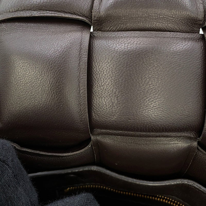 ボッテガヴェネタ ショルダーバッグ イントレチャート パデッド カセット ラムスキン 591970 BOTTEGA VENETA ブラウン