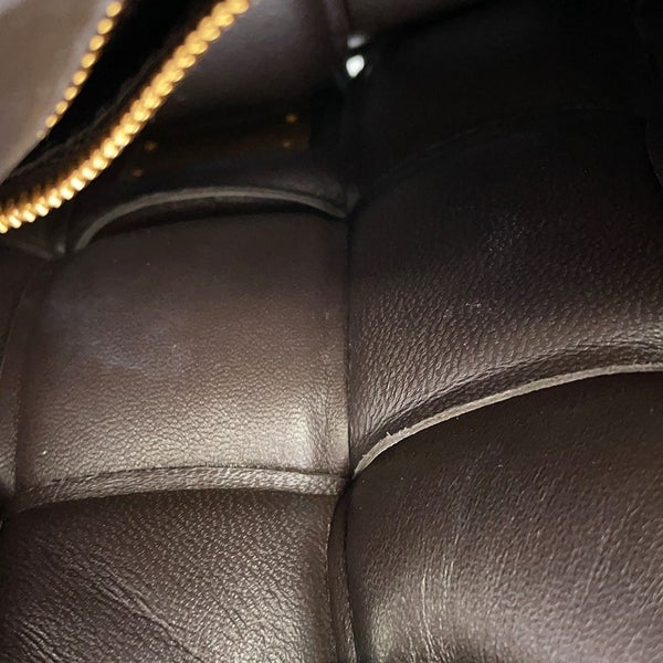 ボッテガヴェネタ ショルダーバッグ イントレチャート パデッド カセット ラムスキン 591970 BOTTEGA VENETA ブラウン