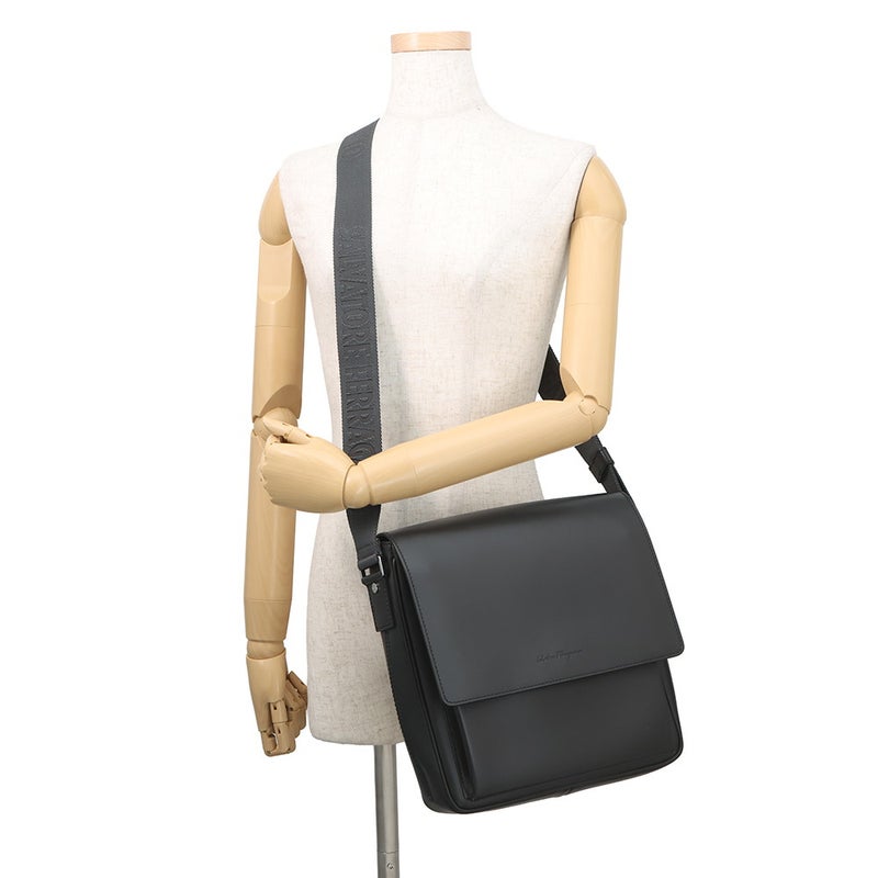 サルヴァトーレ・フェラガモ ショルダーバッグ メッセンジャーバッグ レザー 24A311 Ferragamo 黒
