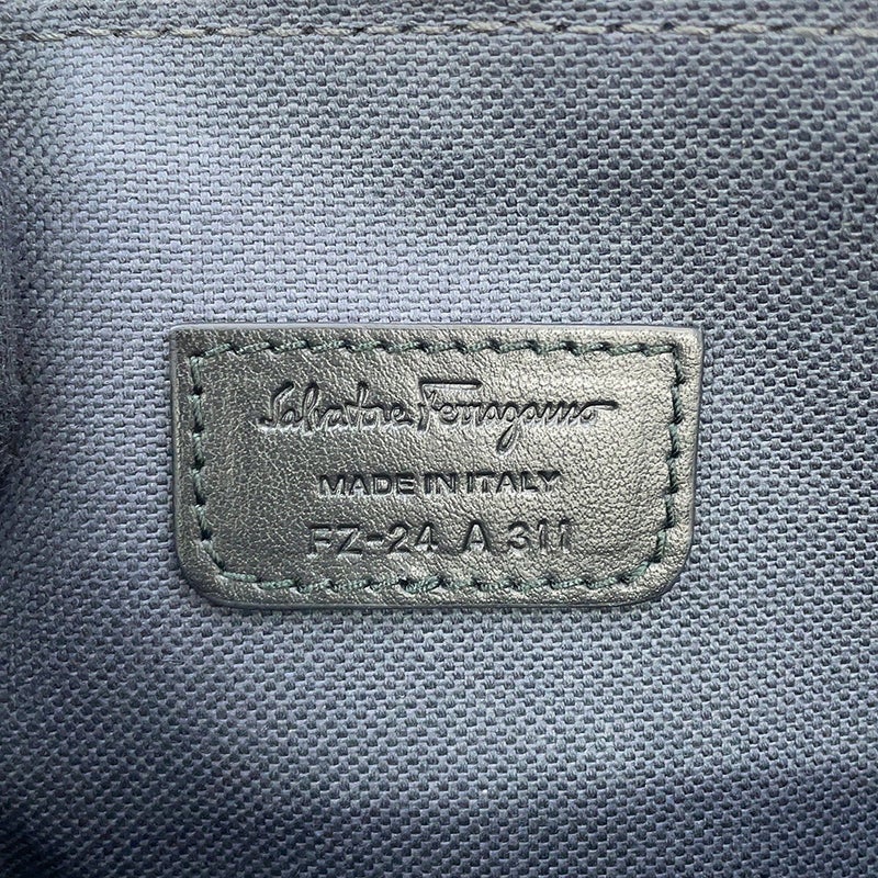 サルヴァトーレ・フェラガモ ショルダーバッグ メッセンジャーバッグ レザー 24A311 Ferragamo 黒