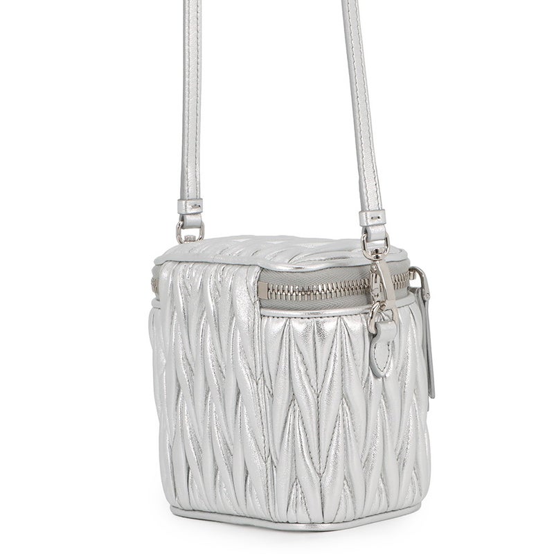 ミュウミュウ ショルダーバッグ マテラッセ マイクロバッグ レザー 5NR018 Miu Miu