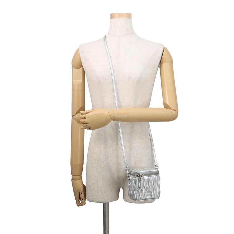 ミュウミュウ ショルダーバッグ マテラッセ マイクロバッグ レザー 5NR018 Miu Miu