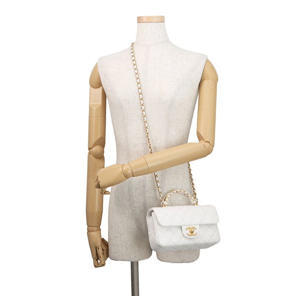 シャネル チェーンショルダーバッグ マトラッセ ココマーク トップハンドル スモール キャビアスキン AS5702 CHANEL 白