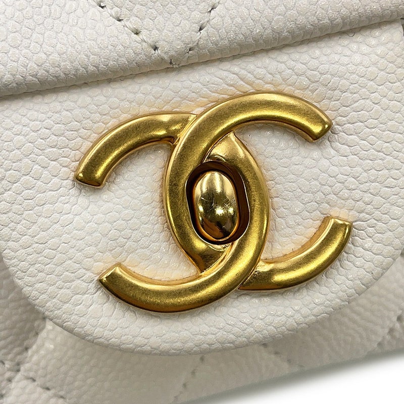 シャネル チェーンショルダーバッグ マトラッセ ココマーク トップハンドル スモール キャビアスキン AS5702 CHANEL 白