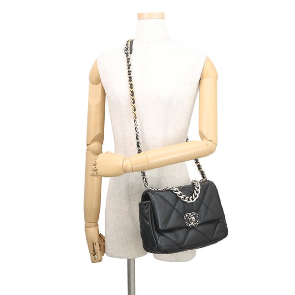 シャネル チェーンショルダーバッグ CHANEL19 ココマーク シャイニーラムスキン AS1160 CHANEL 黒