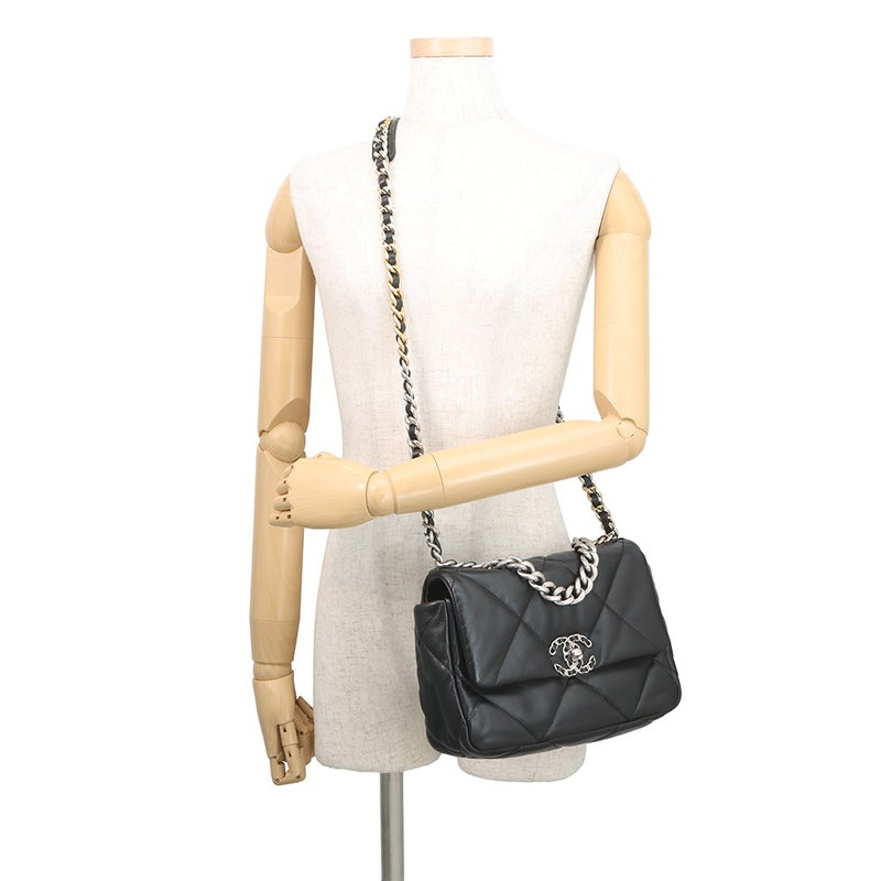 シャネル チェーンショルダーバッグ CHANEL19 ココマーク シャイニーラムスキン AS1160 CHANEL 黒