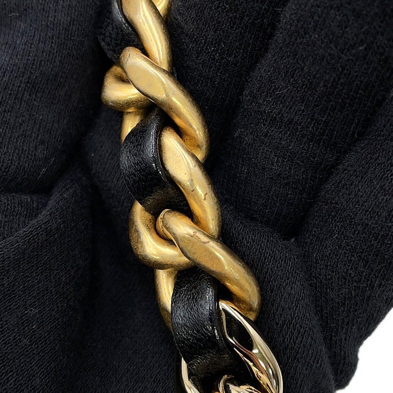 シャネル チェーンショルダーバッグ CHANEL19 ココマーク シャイニーラムスキン AS1160 CHANEL 黒