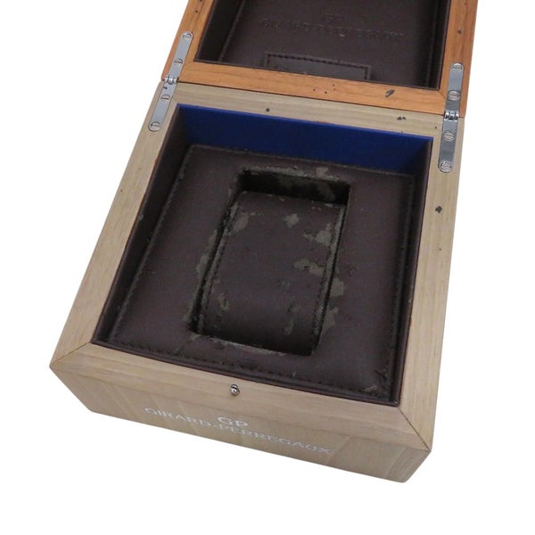 ジラールペルゴ ラトラパンテ フドロワイヤント クロノグラフ リミテッド 世界100本限定 90240-11-811-0 シルバー文字盤