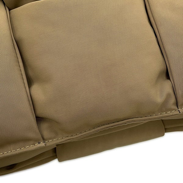 ボッテガヴェネタ ショルダーバッグ ラージ カセット ナイロン 743623 BOTTEGA VENETA