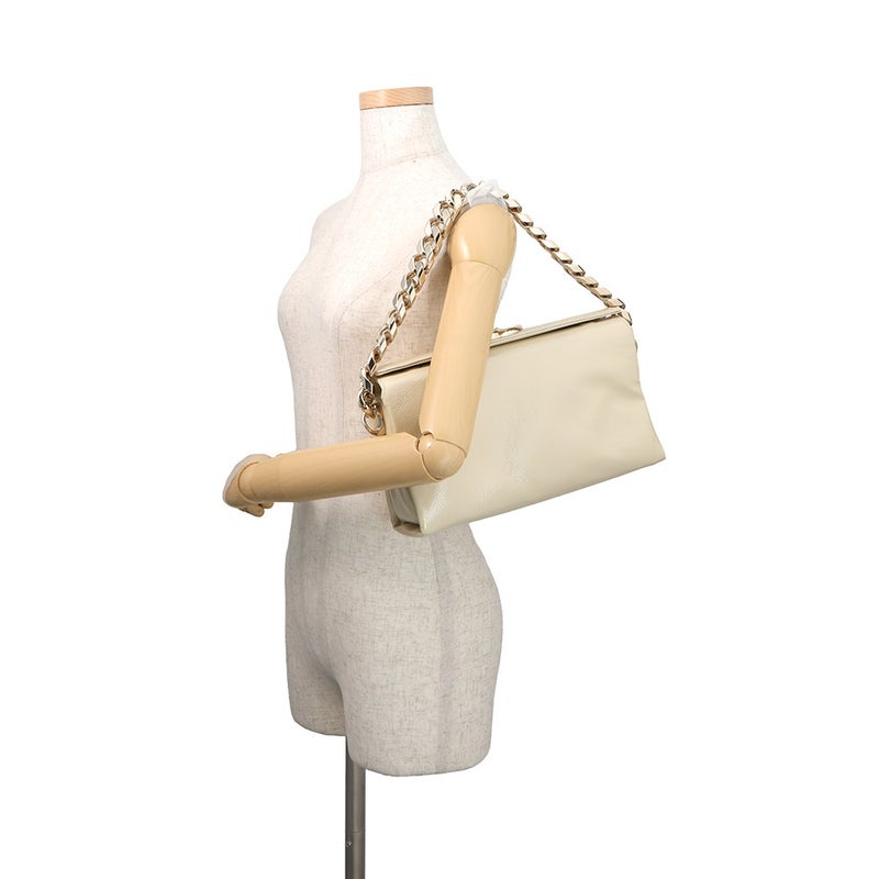 グッチ ショルダーバッグ ダブルG チェーンショルダーバッグ パテント エナメル 795902 GUCCI バッグ