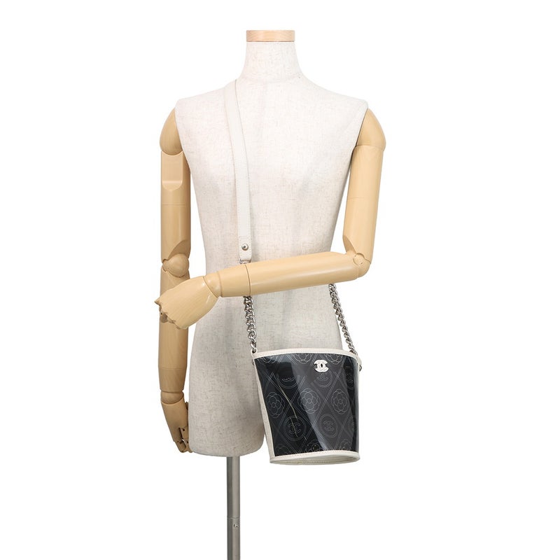 シャネル チェーンショルダーバッグ カメリア ココマーク ビニール/レザー A57636 CHANEL 黒 白