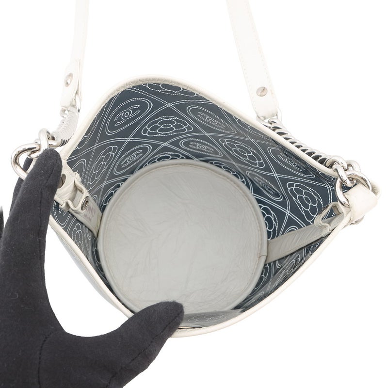 シャネル チェーンショルダーバッグ カメリア ココマーク ビニール/レザー A57636 CHANEL 黒 白