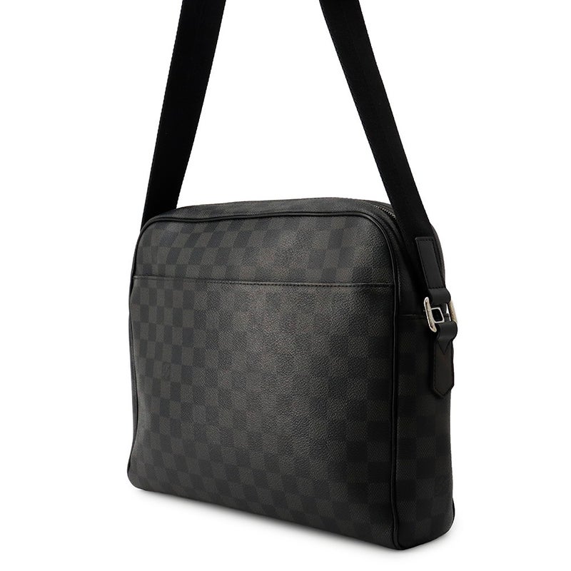 ルイヴィトン ショルダーバッグ ダミエ・グラフィット デイトンMM N41409 LOUIS VUITTON ヴィトン メンズ 黒 ブラック