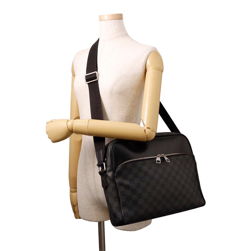 ルイヴィトン ショルダーバッグ ダミエ・グラフィット デイトンMM N41409 LOUIS VUITTON ヴィトン メンズ 黒 ブラック
