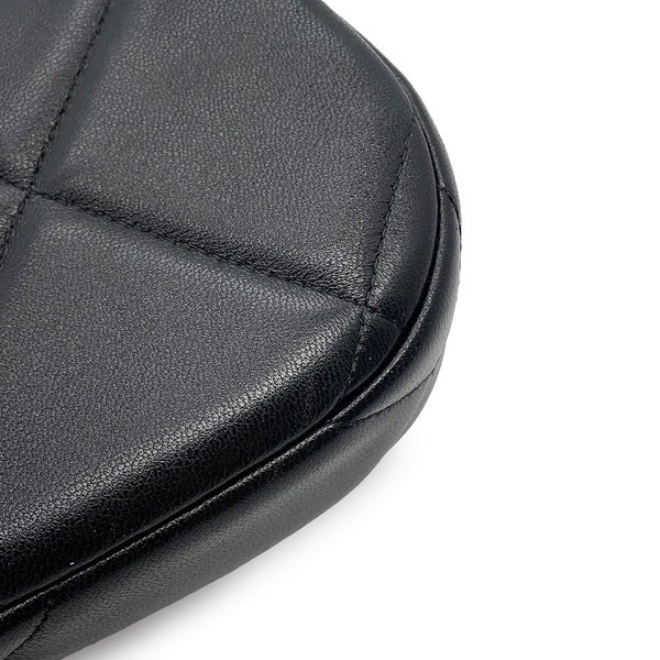 シャネル チェーンショルダーバッグ シャネル19 マトラッセ スモール ホーボー ラムスキン AP3676 CHANEL 黒