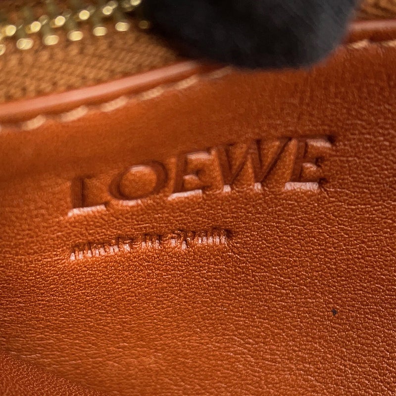 ロエベ ショルダーバッグ バルセロナ レザー 303.12.Z46 LOEWE