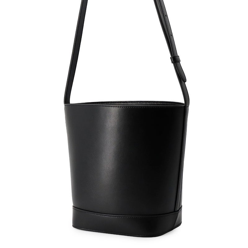セリーヌ ショルダーバッグ キュイル トリオンフ スモール 113783DU3 CELINE バッグ 黒