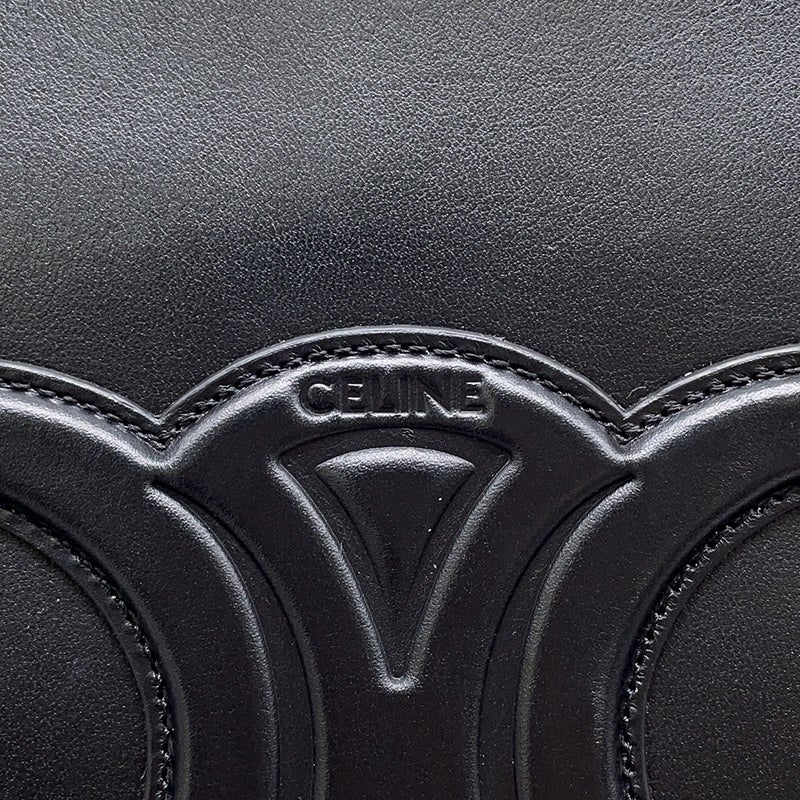 セリーヌ ショルダーバッグ キュイル トリオンフ スモール 113783DU3 CELINE バッグ 黒