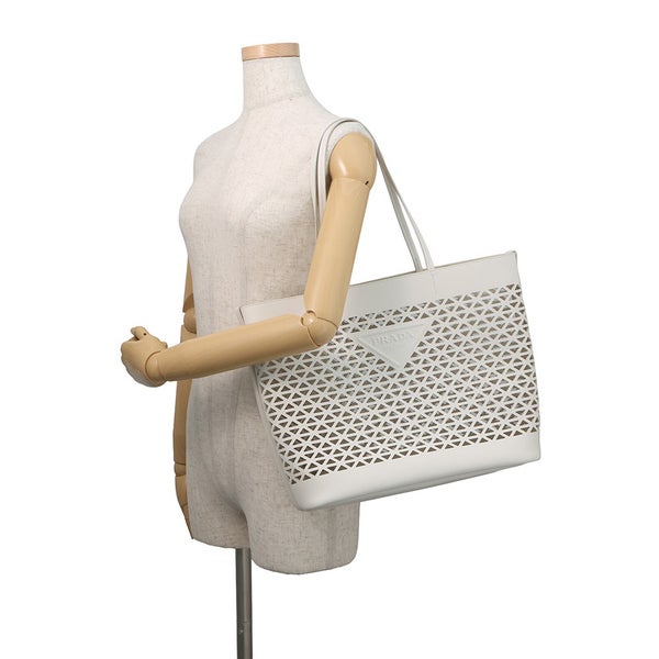プラダ トートバッグ パンチングレザー ロゴ レザー 1BG503 PRADA 白