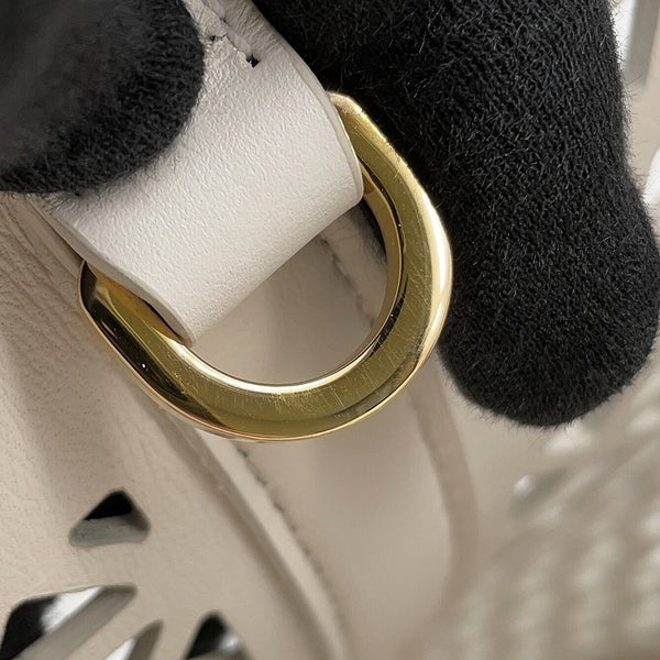 プラダ トートバッグ パンチングレザー ロゴ レザー 1BG503 PRADA 白