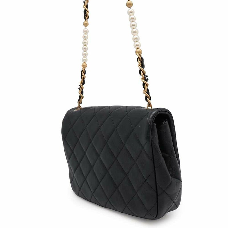 シャネル チェーンショルダーバッグ マトラッセ ココマーク カーフスキン フェイクパール CHANEL バッグ 黒